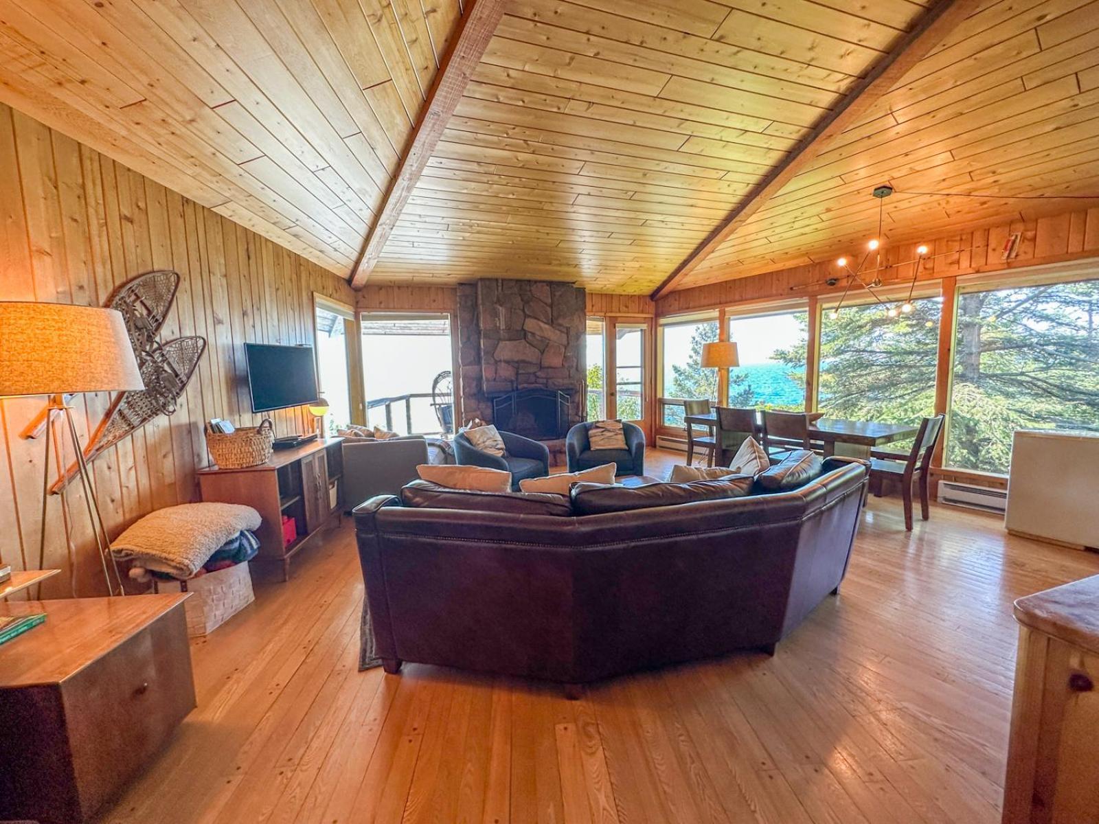 Baileys On The Lake By Cascade Vacation Rentals 卢森 外观 照片