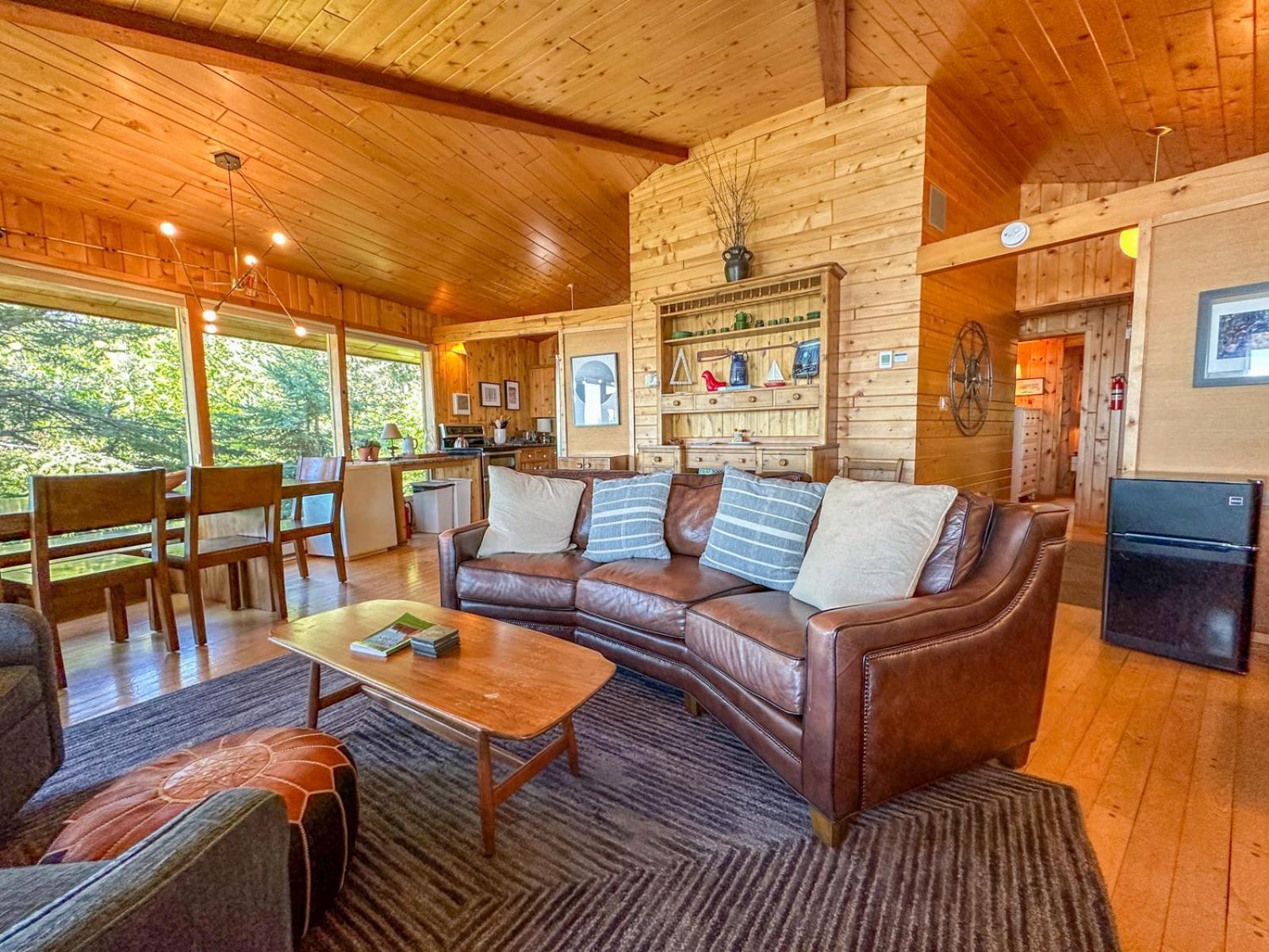 Baileys On The Lake By Cascade Vacation Rentals 卢森 外观 照片